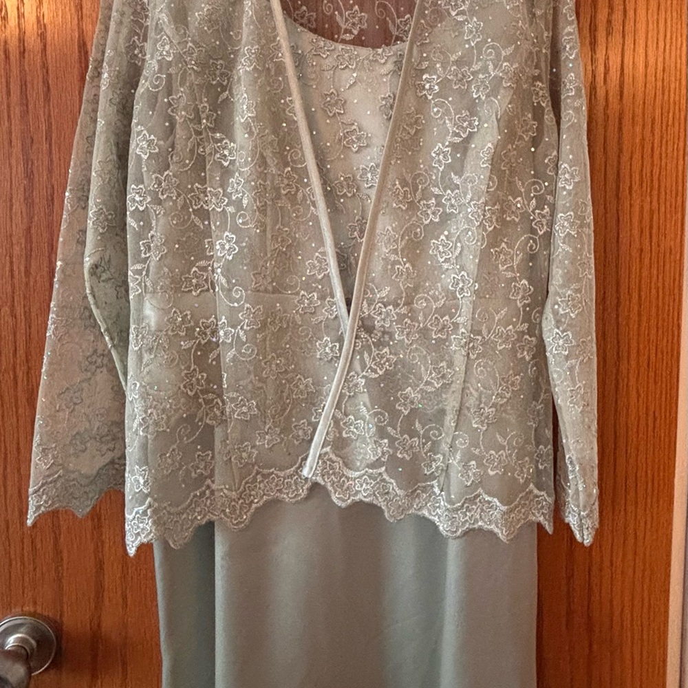 Aspeed Elegant Light Gold Dress